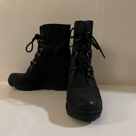 Sorel Black Lace-Up Women's Boots Size 8 - Picture 2 of 4
